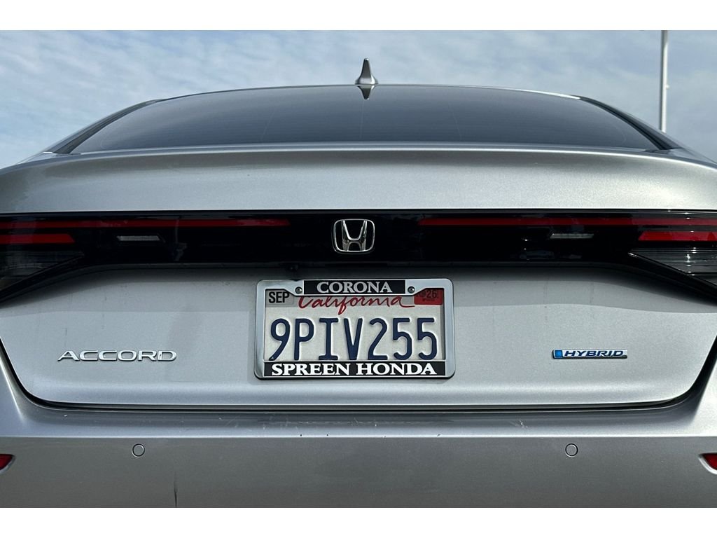 Used 2024 Solar Silver Metallic Honda EX-L image 14