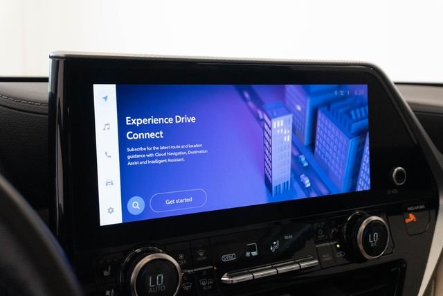 Used 2024  Toyota Platinum image 22