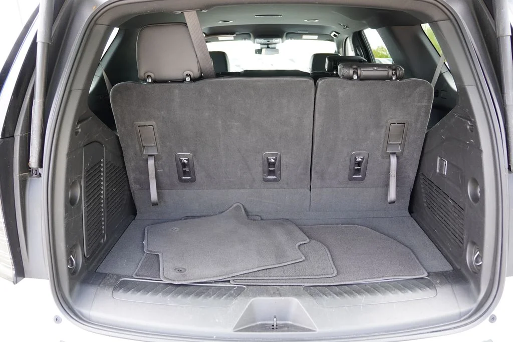 Used 2025 Summit White Chevrolet LT image 23