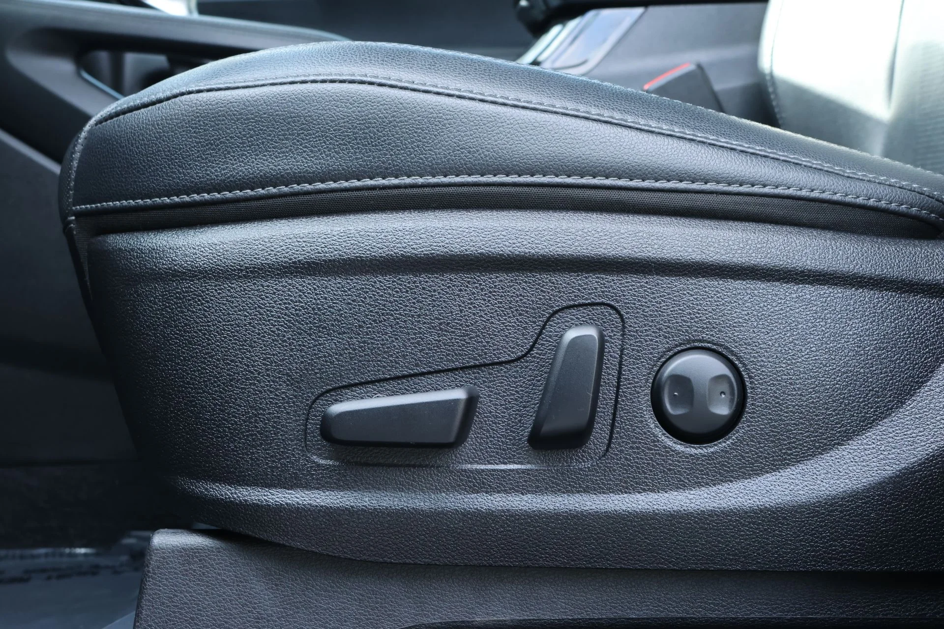 Used 2024 Black Kia EX image 19