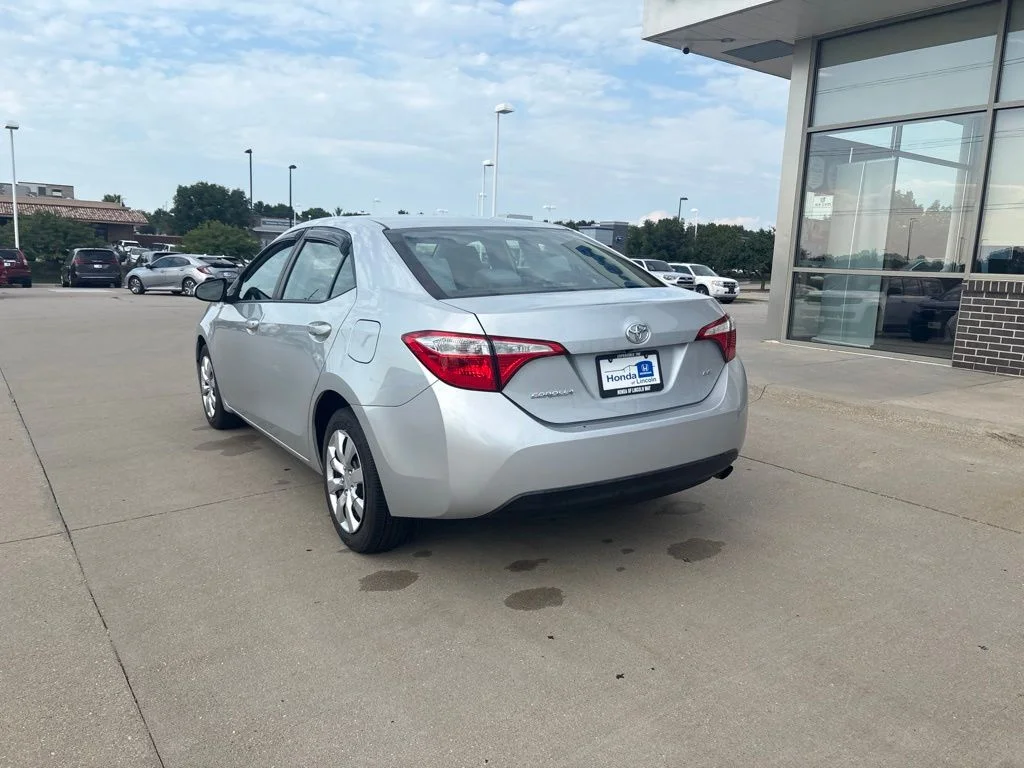 Used 2016 Silver Toyota LE image 7