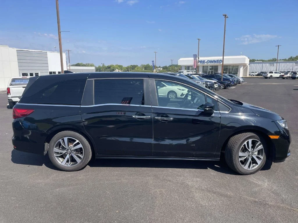 Certified Used 2022  Honda Touring image 2