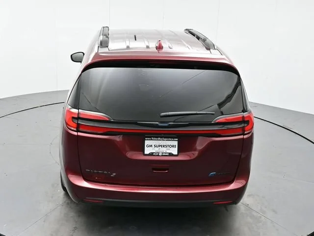 Used 2021 Velvet Red Pearlc Chrysler Hybrid Limited image 37