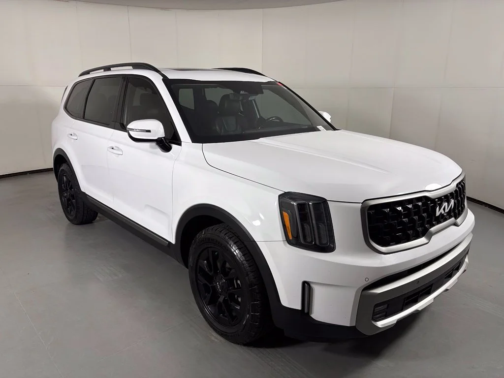 Used 2023 White Kia SX-Prestige X-Pro image 2