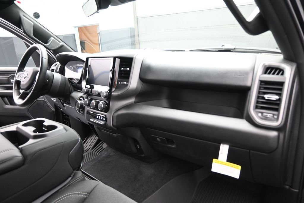 New 2026 Diamond Black Crystal Pearl-Coat Exterior Paint RAM Warlock image 27