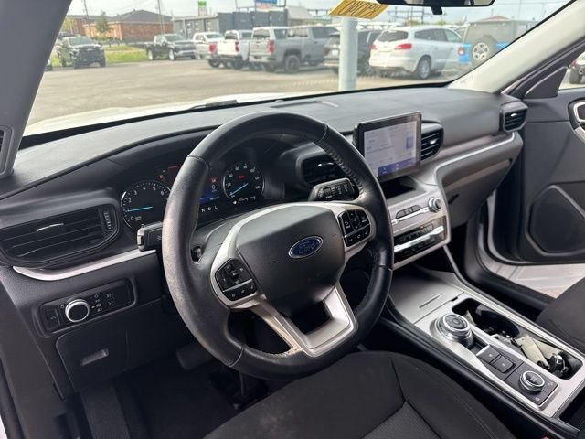 Used 2023 White Ford XLT image 9