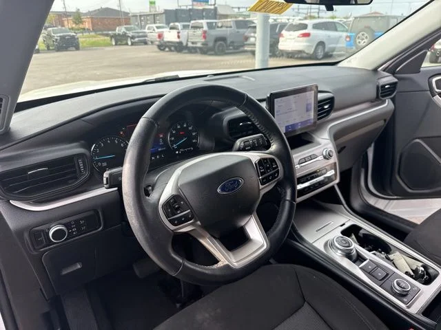 Used 2023 White Ford XLT image 9