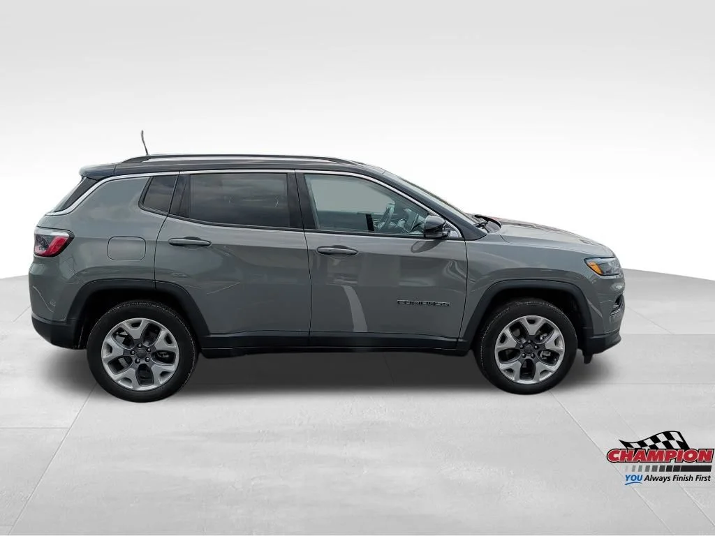 Used 2022 Gray Jeep Limited image 6