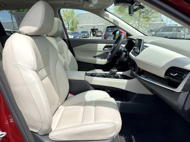 Used 2023 Red Nissan SL image 16