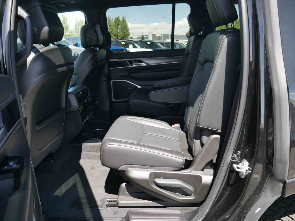 New 2026 High Gloss Black Jeep Grand Wagoneer image 10