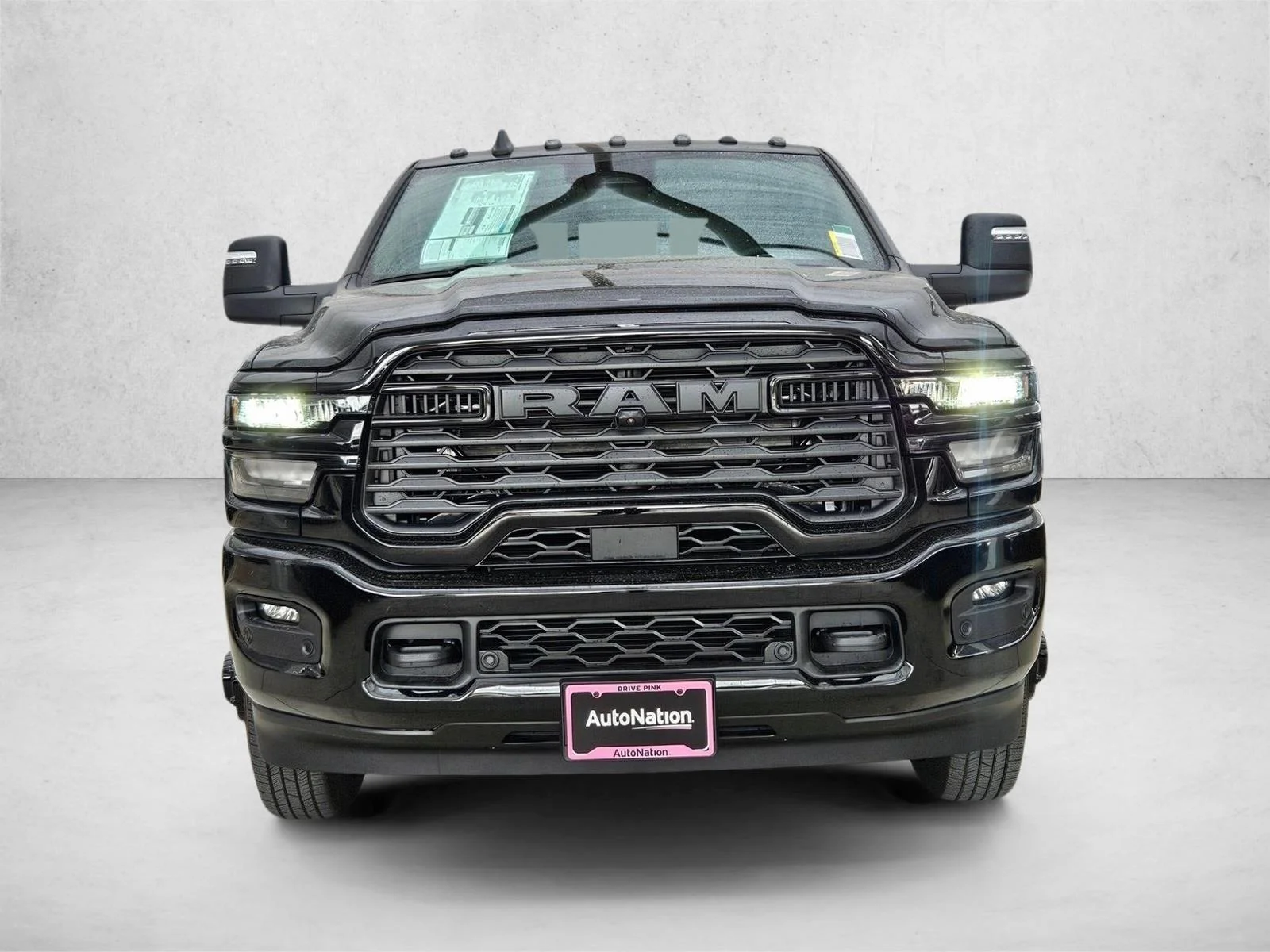 New 2026 Diamond Black Crystal Pearl-Coat Exterior Paint RAM Lone Star image 6