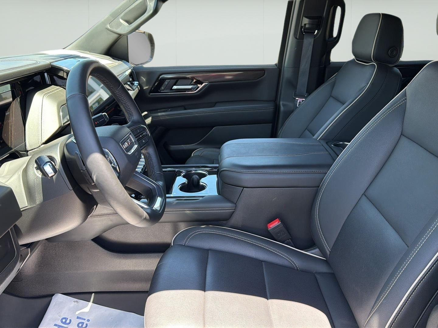 Used 2026 Onyx Black GMC Elevation image 12