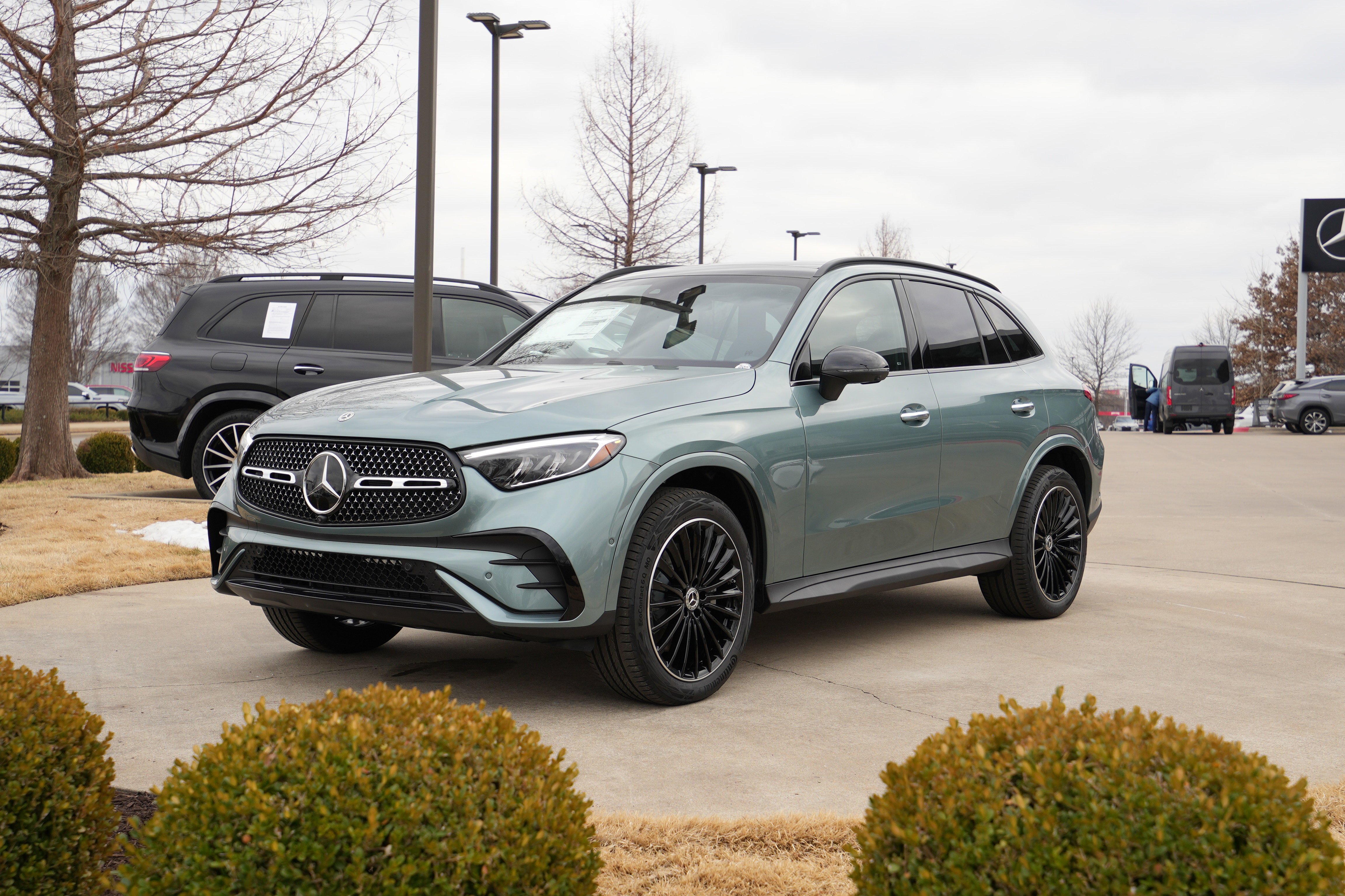 New 2026 Verde Silver Metallic Mercedes-Benz GLC 300 image 3