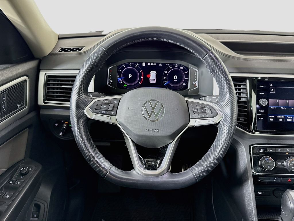 Used 2022  Volkswagen 3.6L V6 SEL Premium R-Line image 11