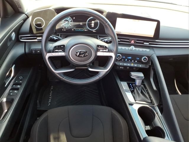 Used 2023 Gray Hyundai SEL image 18