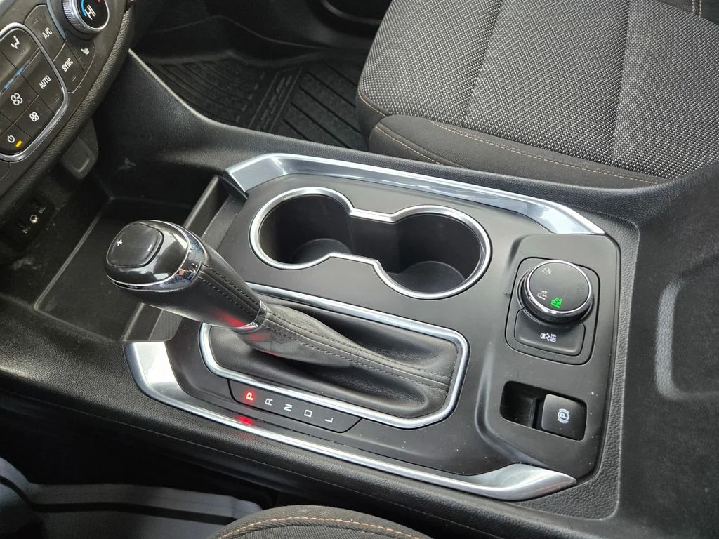 Used 2019 White Chevrolet LT AWD image 12