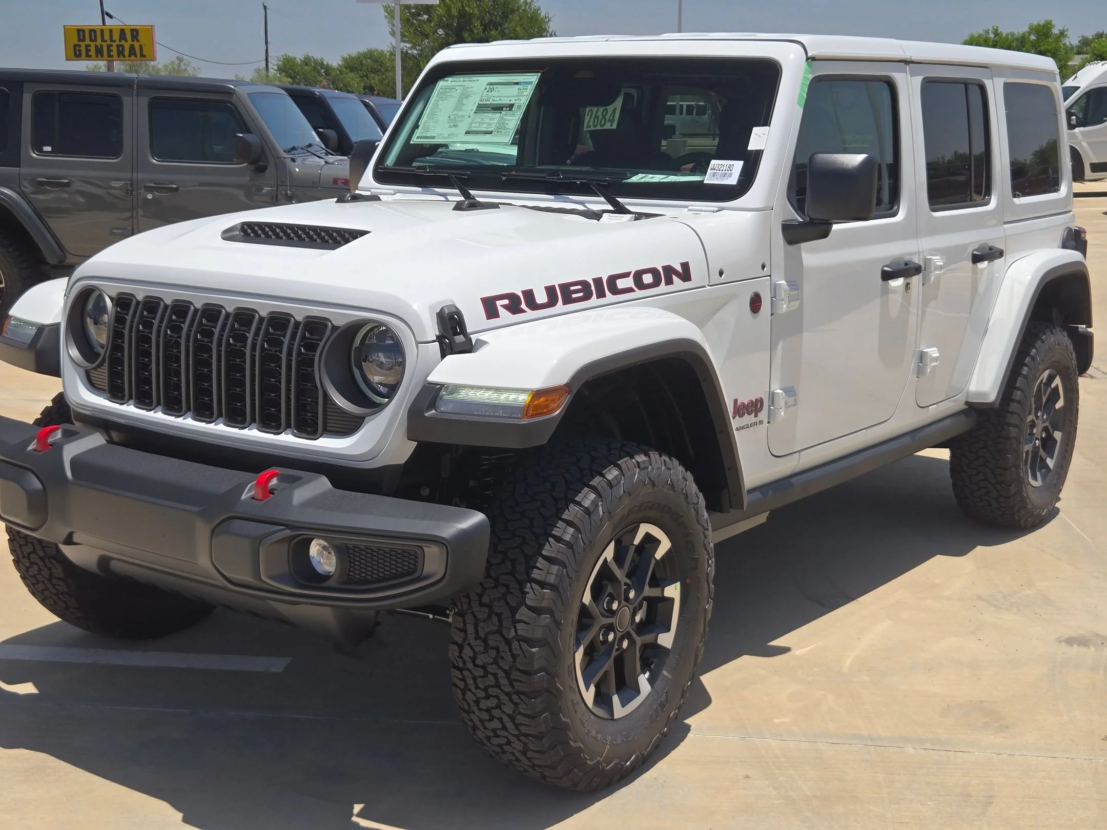 New 2026 Bright White Clear-Coat Exterior Paint Jeep Rubicon image 7