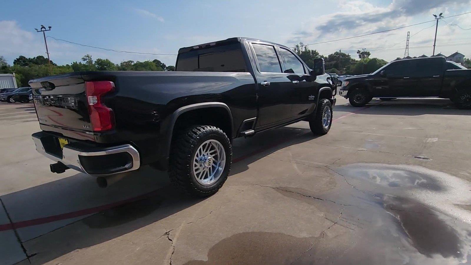 2023 Chevrolet Silverado 2500HD LTZ - Photo 8