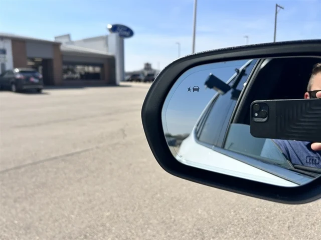 Used 2025 WHITE BUICK Preferred image 32