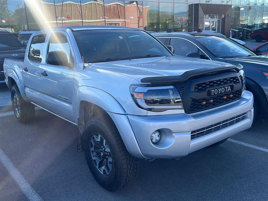 Used 2006 Silver Streak Mica Toyota Base V6 image 3