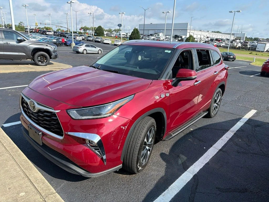 Used 2021 Red Toyota XLE image 1