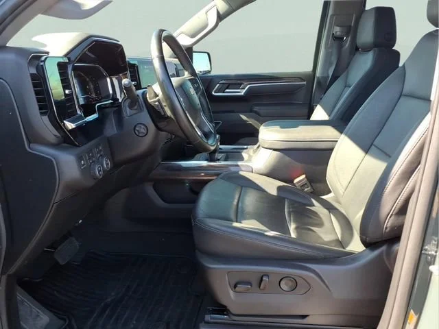 Used 2025 Cypress Gray Chevrolet LTZ image 20