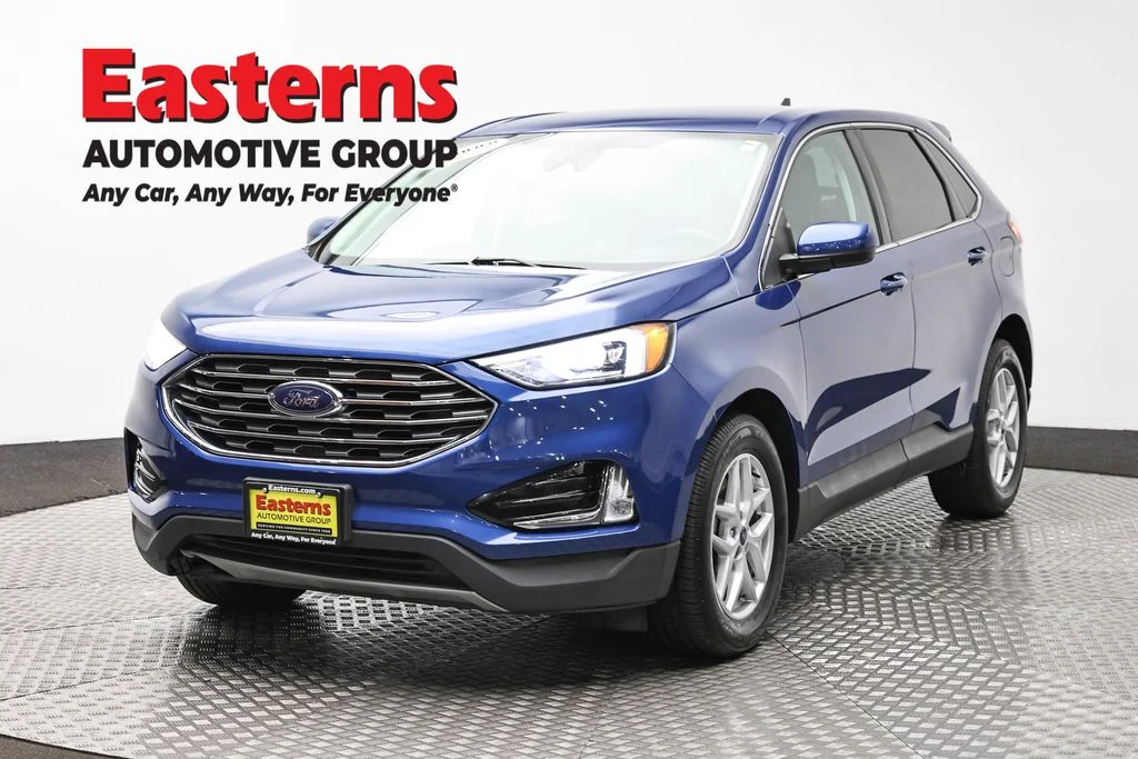 Used 2021 Blue Ford SEL image 1