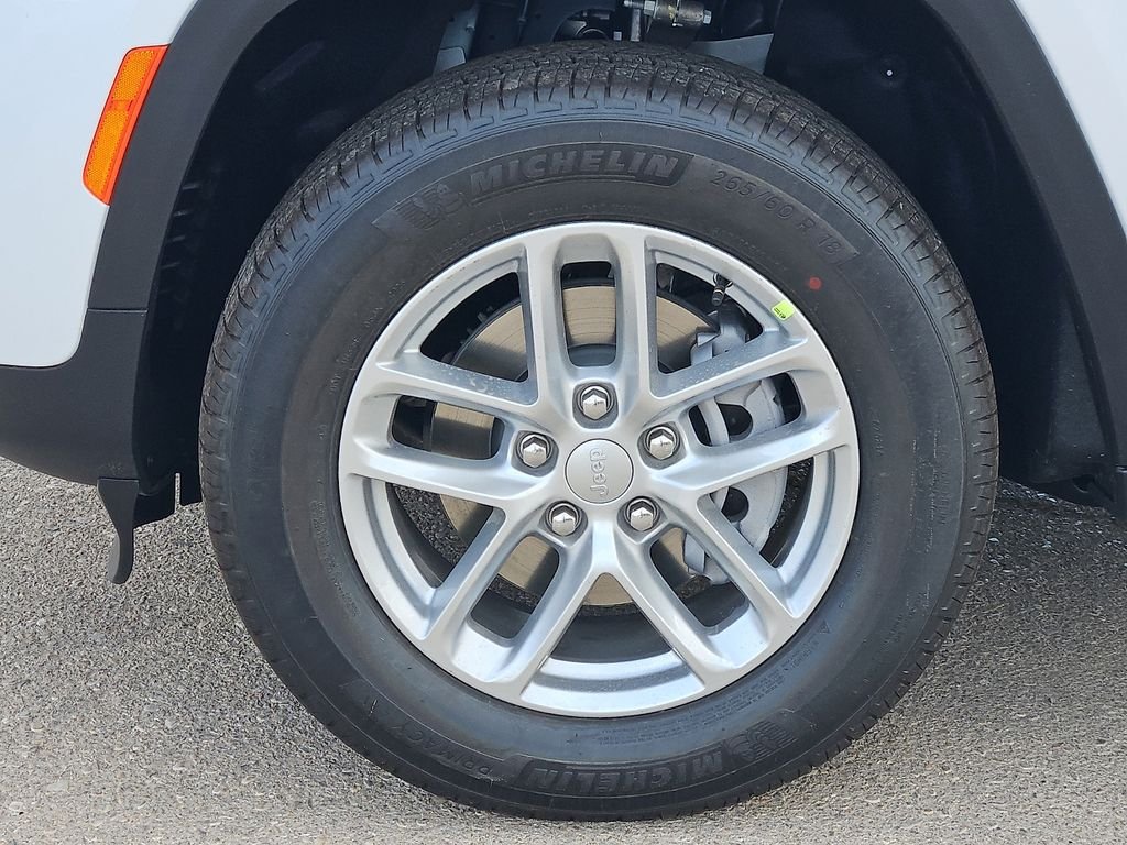 New 2026 Bright White Clearcoat Jeep Laredo X image 9