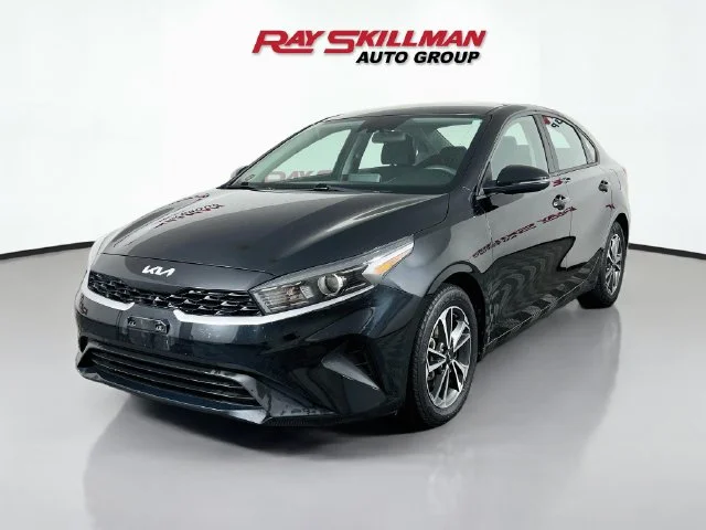 Used 2023 Black Kia LXS image 3