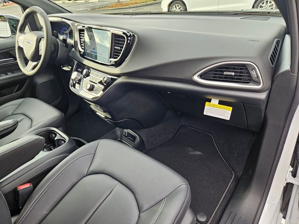 2026 Chrysler Voyager LX - Photo 38