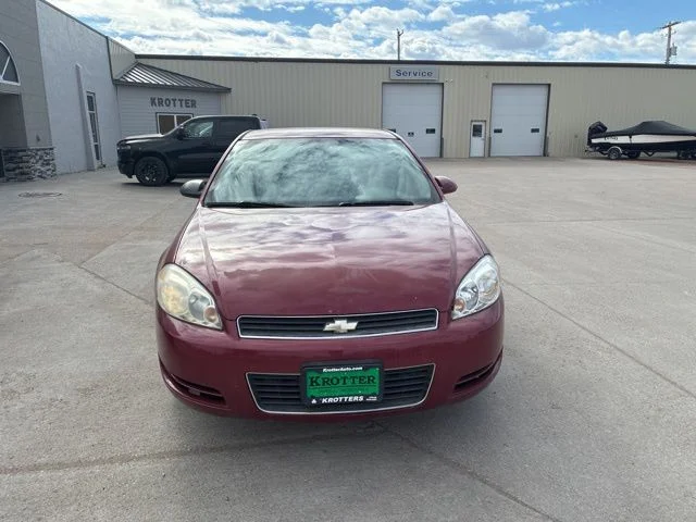Used 2006 Red Chevrolet LT image 3