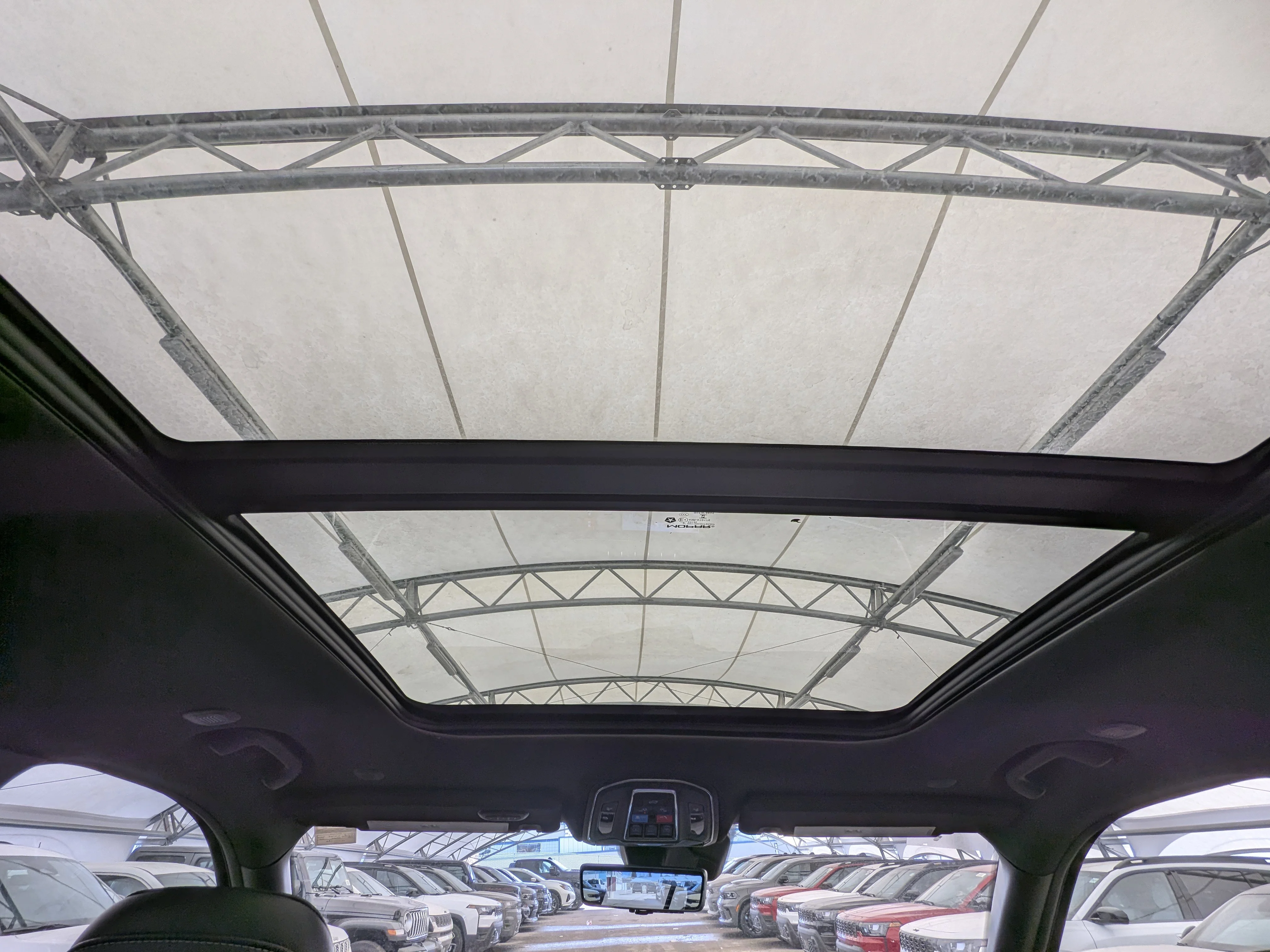 New 2026 Grey Jeep Limited - -Panoramic Sunroof - Limited Altitude Pack - 20 Gloss Black Wheels - Luxury Tch II & More image 25