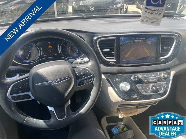 Used 2022 Bright White Clearcoat Chrysler Touring L image 6