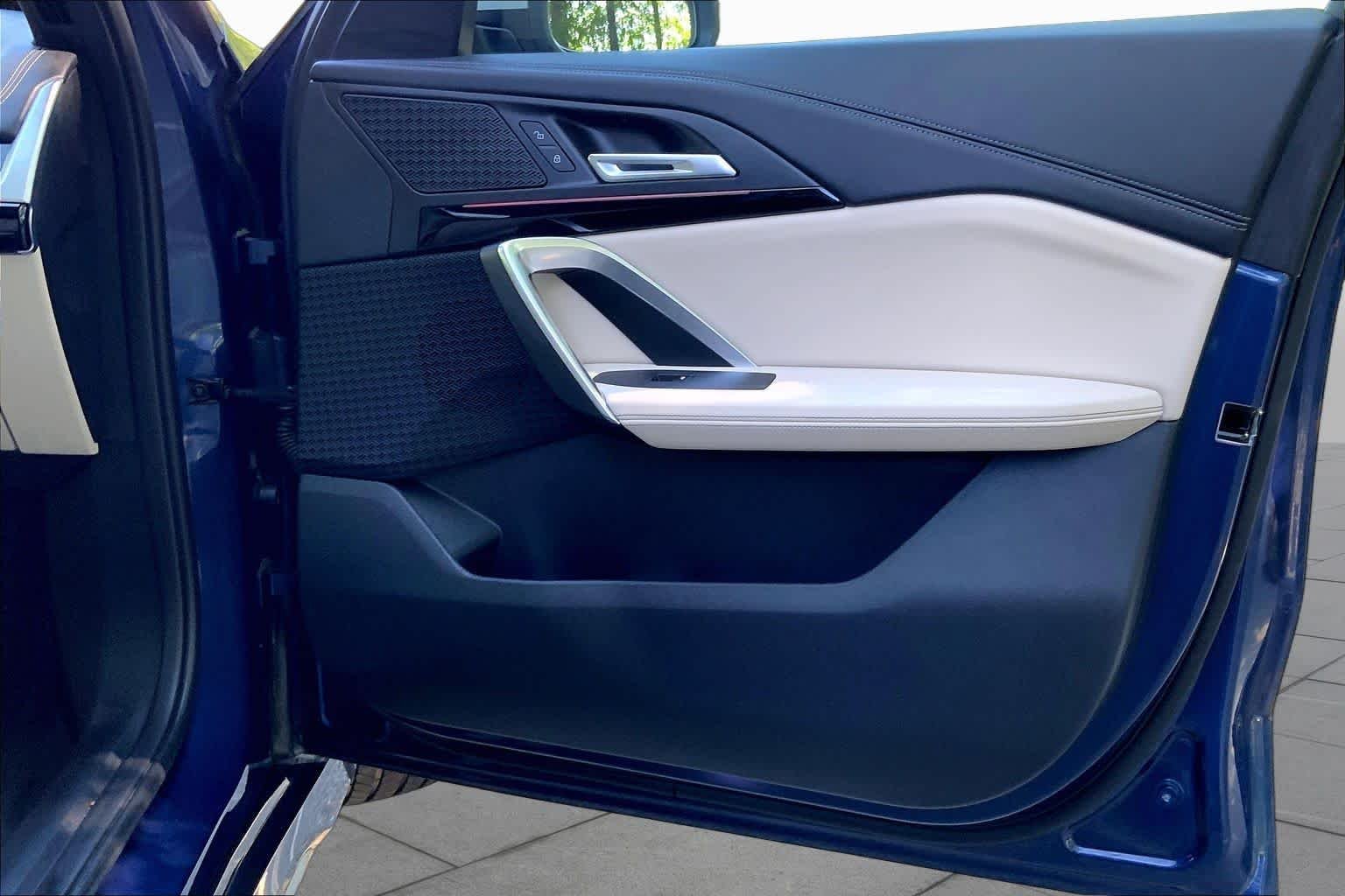Used 2023 Phytonic Blue Metallic BMW xDrive28i image 22