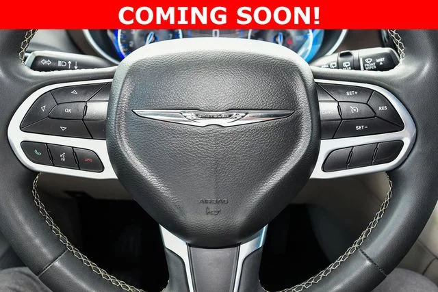 Used 2022 White Chrysler LX image 26