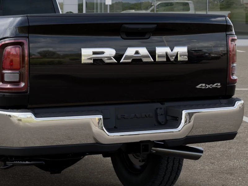 New 2026 Diamond Black Crystal Pearl-Coat Exterior Paint RAM Tradesman image 39