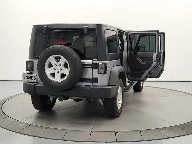 Used 2015 Silver Jeep Unlimited Sport image 15