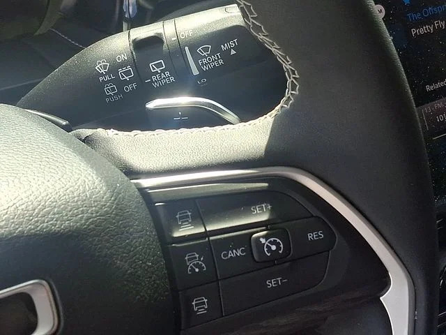 Certified Used 2023 White Jeep Limited image 22