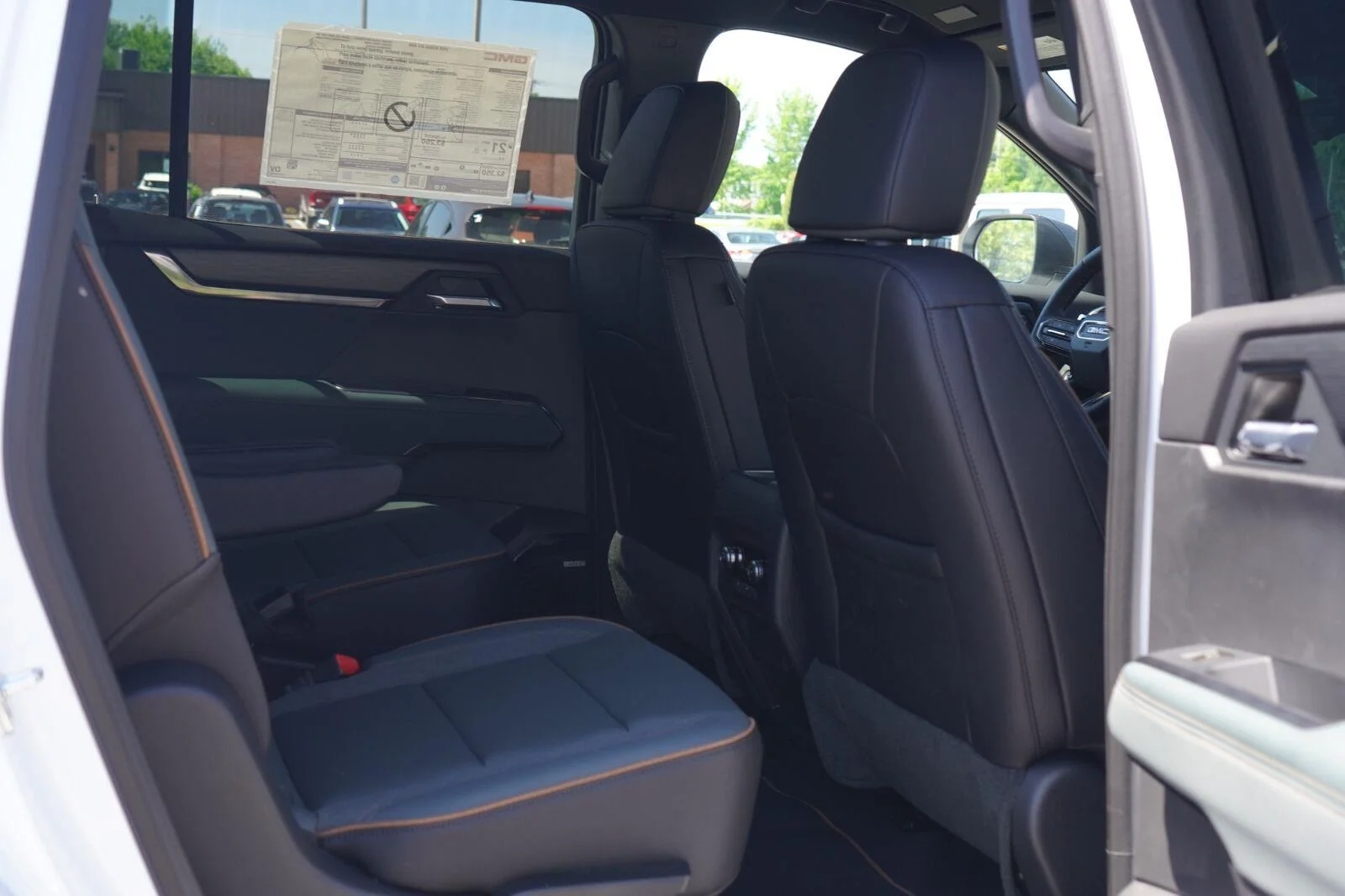 2026 GMC Acadia AT4 - Photo 28