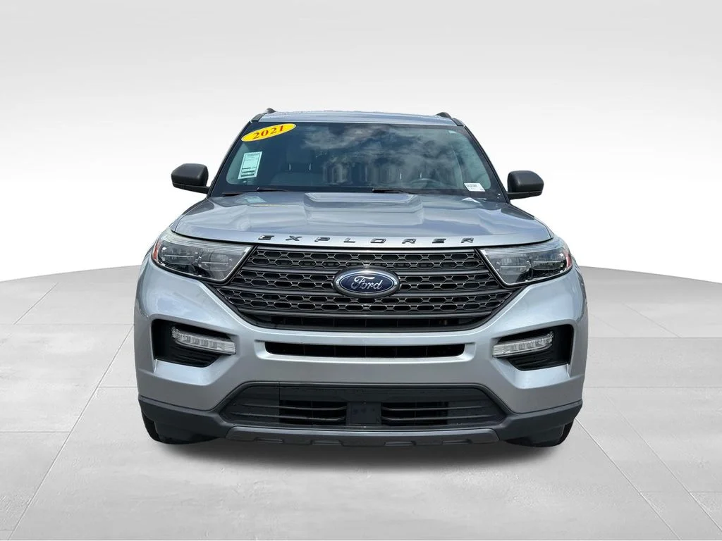 Used 2021 Silver Ford XLT image 27