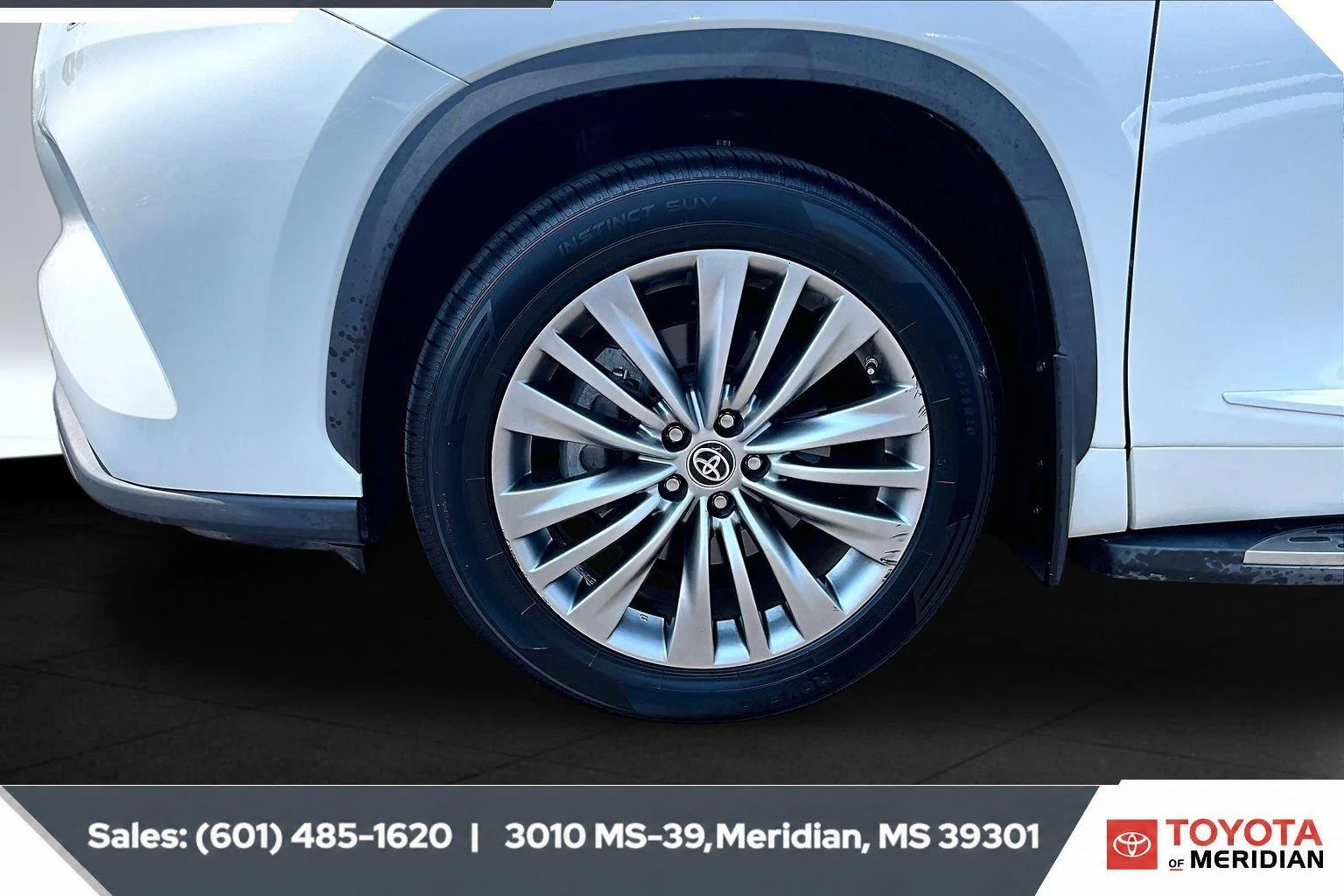 Used 2022 Wind Chill Pearl Toyota Platinum image 7