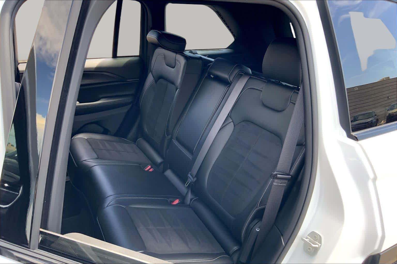 Used 2024 Bright White Clearcoat Jeep Altitude X image 19