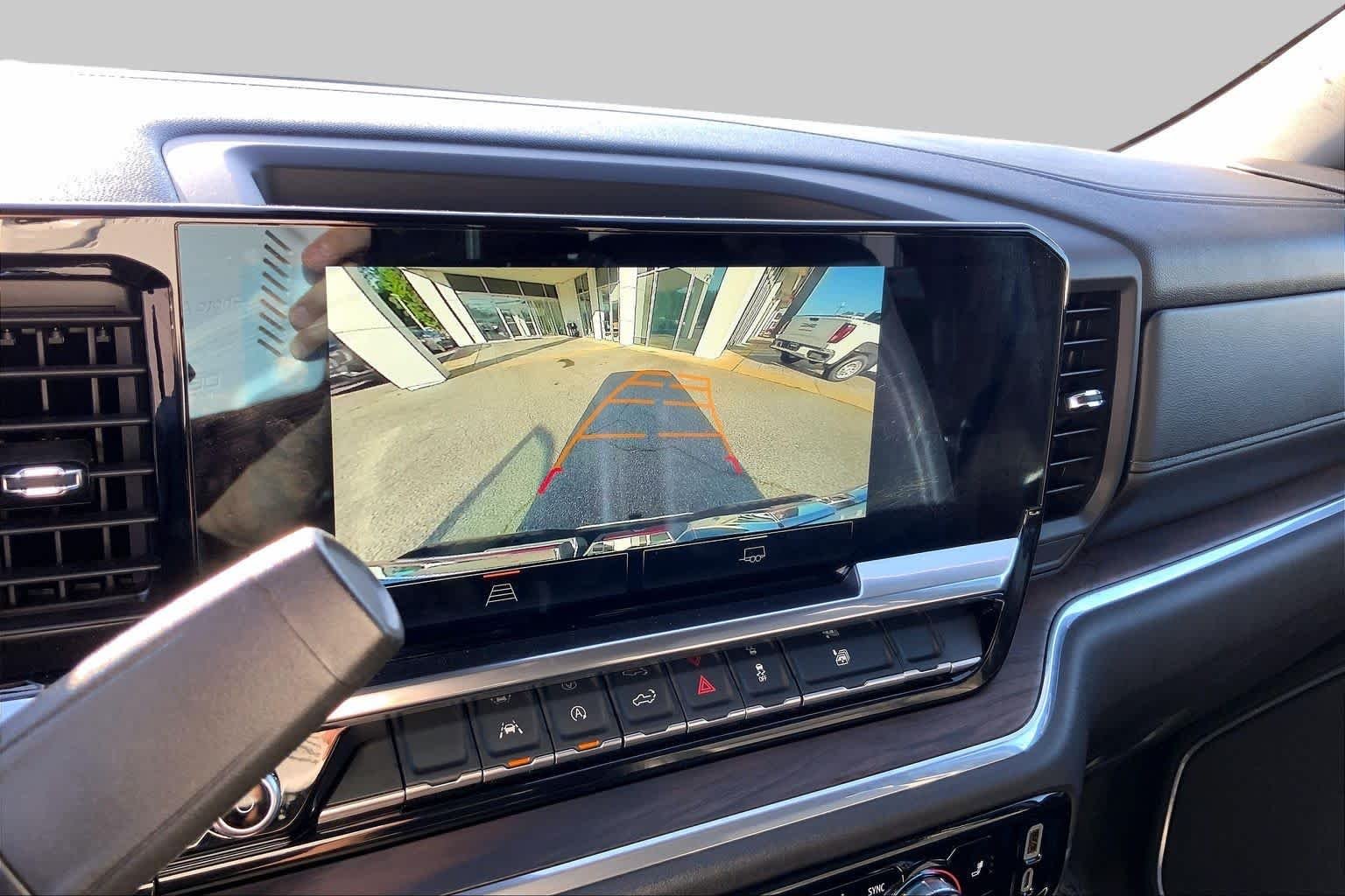 Used 2025 Summit White GMC SLT image 28
