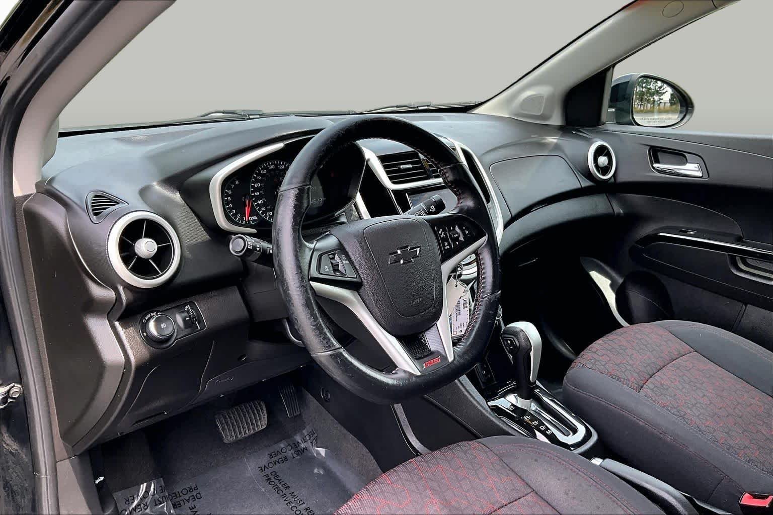 Used 2020 Mosaic Black Metallic Chevrolet LT image 18