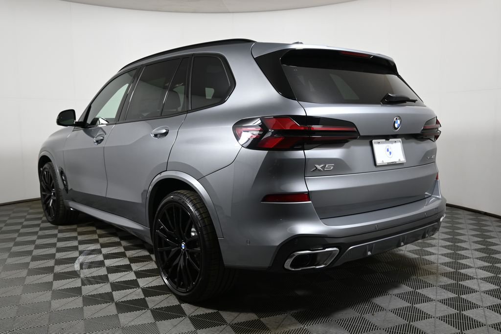 Used 2026 Gray BMW xDrive40i image 5