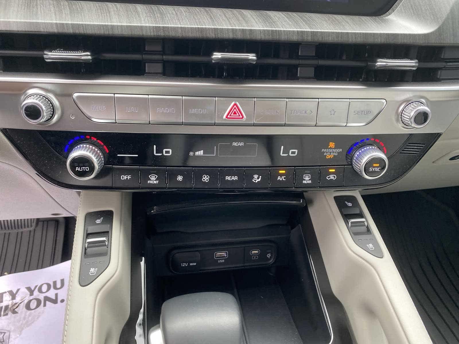 2025 Kia Telluride EX - Photo 17