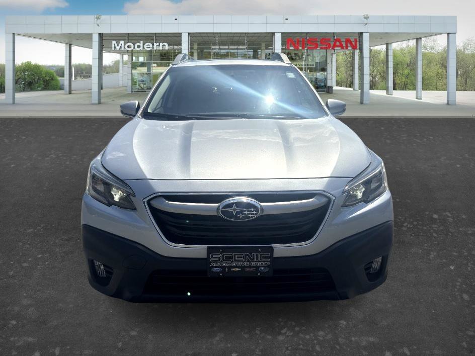 Used 2022 Ice Silver Metallic Subaru Premium image 8