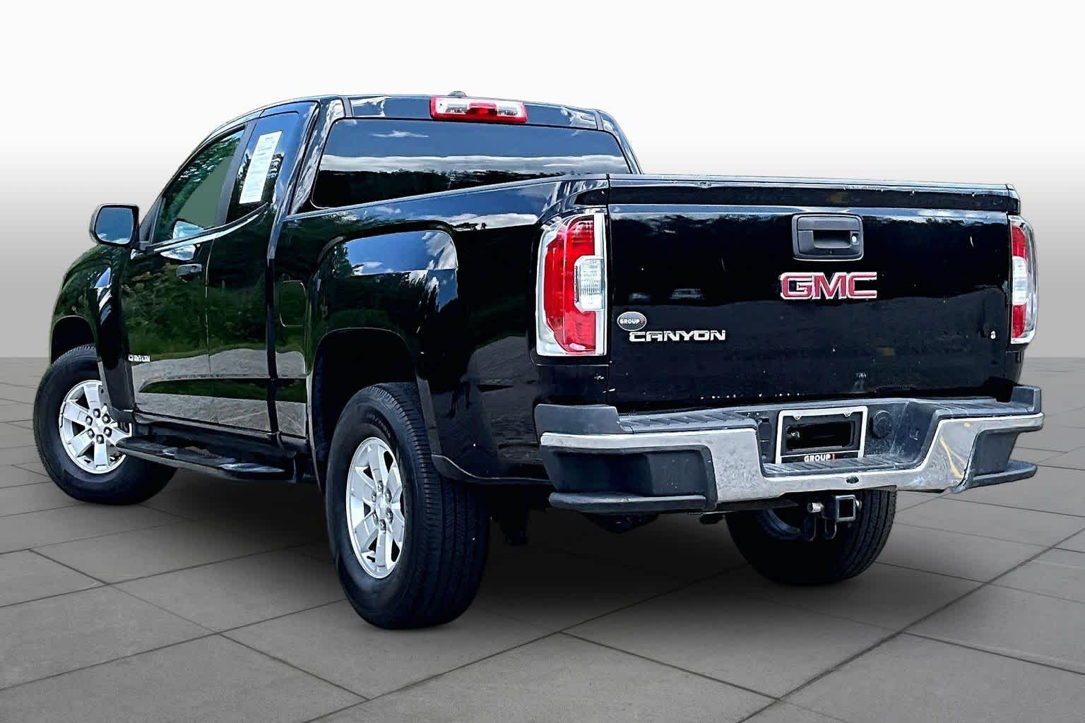 Used 2017 Onyx Black GMC 2WD SL image 12
