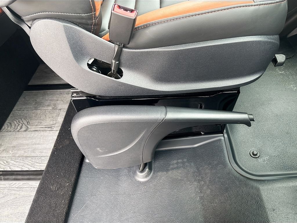 New 2025  Mercedes-Benz 15 Passenger Sliding Door image 37