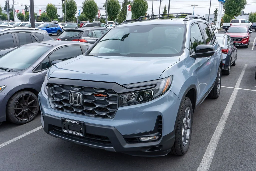 Used 2023 Sonic Gray Pearl Honda TrailSport image 3